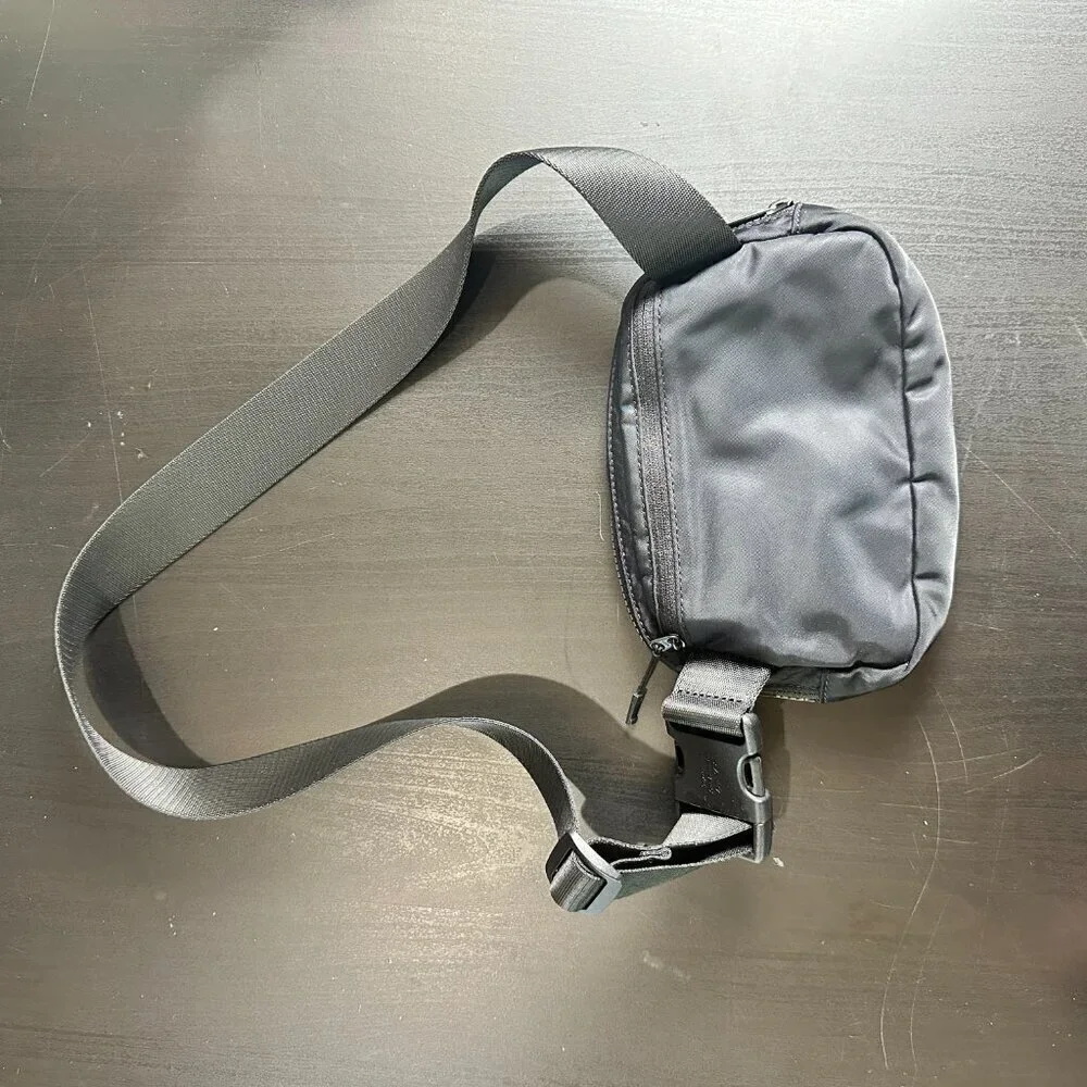 LULULEMON Everywhere Belt Bag Black